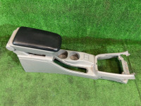 ช่องเก็บของและที่วางแขน 92113FE100ND SUBARU FORESTER
