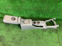 Porta-luvas e apoio de braço SUBARU FORESTER OEM 92113FE100ND SG5 2007 GREY 61K