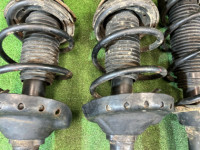 ストラット SUBARU FORESTER OEM 20360SA181 20360SA191 20380SA320 20310SA200 20310SA210 SG5 2007 EJ205 AT