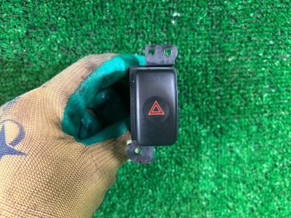 สวิตช์ไฟฉุกเฉิน 83037AE000 SUBARU LANCASTER
