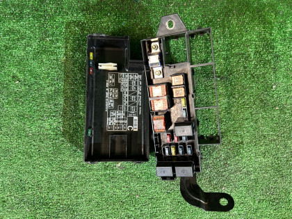 Caja de fusibles SUBARU LANCASTER OEM 82231AE000 BH9 1998 EJ254 AT