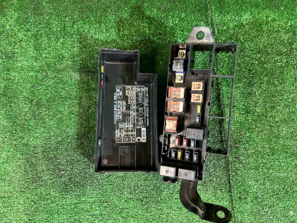 Caixa de fusíveis SUBARU LEGACY OEM 82231AE000 BE5 2000 EJ206 AT