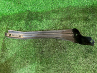 Soporte izquierdo del parachoques delantero 57707AE240 SUBARU LANCASTER