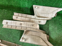 Frisos das embaladeiras SUBARU LANCASTER OEM 94060AE000GE 94060AE010GE 94061AE000GE 94061AE010GE BH9 1998 BEIGE 8L5