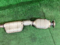 Средняя часть глушителя SUBARU LANCASTER OEM 44200AE050 BH9 1998 EJ254 AT