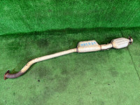 Средняя часть глушителя SUBARU LANCASTER OEM 44200AE050 BH9 1998 EJ254 AT