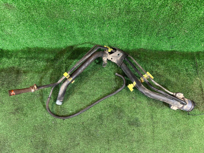 フューエルフィラーネック TOYOTA PRIUS OEM 77201-47250 ZVW30 2013 SILVER 1F7