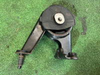 Apoio do motor Задняя TOYOTA PRIUS OEM 1237137090 ZVW30 2013 2ZRFXE
