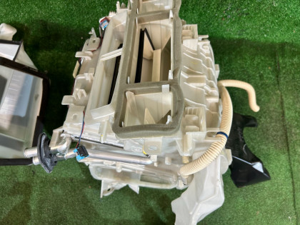 Evaporator core TOYOTA PRIUS OEM 87050-47120 ZVW30 2013 2ZRFXE