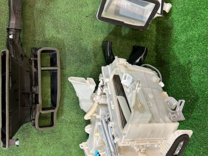 Evaporator core TOYOTA PRIUS OEM 87050-47120 ZVW30 2013 2ZRFXE