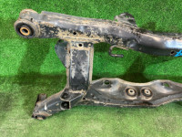 คานหลัง SUBARU LEGACY OEM 20152AE001 BH5 2002 EJ206 AT