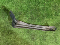Suporte esquerdo do para-choques dianteiro 57707AE130 SUBARU LEGACY
