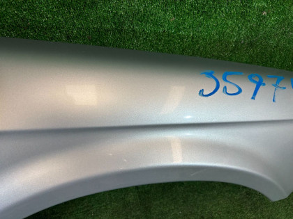 右前翼子板 цвет 01G SUBARU LEGACY OEM 57120AE001 BH5 2002 SILVER 01G