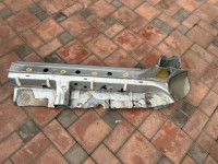 Embaladeira esquerda металл SUBARU LEGACY OEM 51415AE031 BH5 2002 SILVER 01G