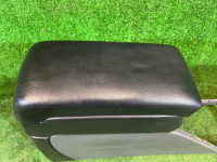 Porta-luvas e apoio de braço высокий SUBARU LANCASTER OEM 92111AE010AC BHE BH9 2003 GREEN / GREY 1U6