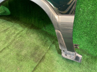 Guarda-lamas dianteiro esquerdo цвет 1U6 SUBARU LANCASTER OEM 57120AE031 BH9 2003 GREEN / GREY 1U6