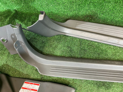 Frisos das embaladeiras SUBARU LANCASTER OEM 94060AE000ML 94060AE010ML 94061AE120ML 94061AE010ML BH9 2003 GREEN / GREY 1U6