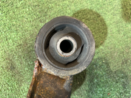 差速器支座 SUBARU LANCASTER OEM 41310AE020 BHE BH9 BH5 BE5 BE9 BEE 2001 EZ30 AT