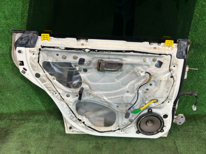 左リアドア цвет 07C SUBARU LANCASTER OEM 60400AE430 BHE BH9 2001 WHITE PEARL 07C / 081