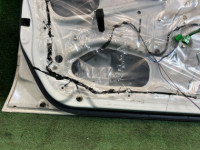 Left front door цвет 07C SUBARU LANCASTER OEM 60009AE050 BHE BH9 2001 WHITE PEARL 07C / 081