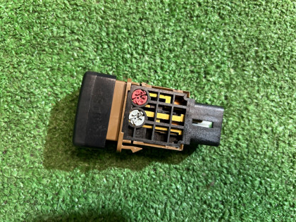 Interruptor VDC SUBARU LANCASTER OEM 83001AE100 BHE BH9 BH5 2001 EZ30 AT