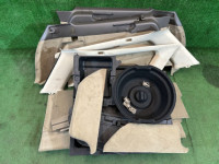 トランクトリム SUBARU LANCASTER OEM 95066AE020GG, 95066AE030GG, 95073AE000GG, 95067AE050GG BHE BH9 2001 WHITE PEARL 07C / 081
