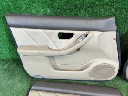 Painéis de porta SUBARU LANCASTER OEM 94210AE600AD, 94210AE610AD, 94220AE420AD, 94220AE430AD BHE BH9 BH5 2001 WHITE PEARL 07C / 081