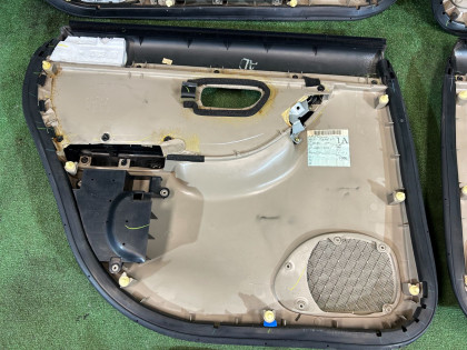 Painéis de porta SUBARU LANCASTER OEM 94210AE600AD, 94210AE610AD, 94220AE420AD, 94220AE430AD BHE BH9 BH5 2001 WHITE PEARL 07C / 081