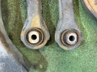 Brazos de suspensión traseros SUBARU LANCASTER OEM 20250AE030, 20250AE050, 20250AE010, 20250AE000 BHE BH9 2001 EZ30 AT