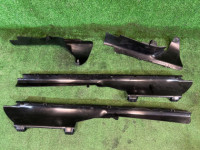 Fixação da alcatifa SUBARU LANCASTER OEM 94060AE040 94060AE050 94061AE020 94061AE030 BHE 2001 WHITE PEARL 07C / 081