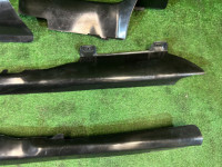 Fixação da alcatifa SUBARU LANCASTER OEM 94060AE040 94060AE050 94061AE020 94061AE030 BHE 2001 WHITE PEARL 07C / 081