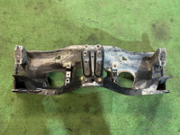 Балка передняя SUBARU LANCASTER OEM 20101AE013 BHE BEE 2001 EZ30 AT