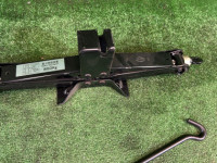Домкрат высокий SUBARU LANCASTER OEM 97030AC061 BHE 2001