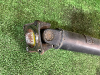 Veio de transmissão SUBARU LANCASTER OEM 27111AE120 BHE 2001 EZ30 AT