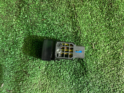 Interruptor de antiniebla SUBARU LANCASTER OEM 83001AE000 BHE BH9 BH5 BE5 BE9 BEE 2001 EZ30 AT
