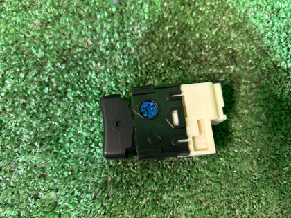 Power/Hold switch SUBARU LANCASTER OEM 83245AE000 BHE 2001 EZ30 AT