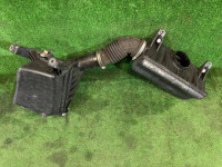 Корпус воздушного фильтра под СВАП SUBARU LANCASTER OEM 46052AE000 46051AE000 BHE BEE 2001 EZ30 AT