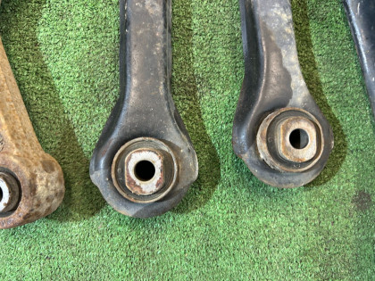 Brazos de suspensión traseros SUBARU LANCASTER OEM 20250AE030, 20250AE050, 20250AE010, 20250AE000 BHE BH9 2001 EZ30 AT