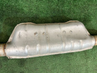 Centre exhaust section SUBARU LANCASTER OEM 44200AE080 BHE BEE 2001 EZ30 AT
