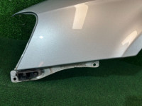 Guarda-lamas dianteiro esquerdo SUBARU LEGACY OEM 57120AE011 BHE BH9 BH5 BE5 BE9 BEE 2001 SILVER 01G