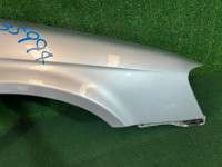 Guarda-lamas dianteiro direito SUBARU LEGACY OEM 57120AE001 BHE BH9 BH5 BE5 BE9 BEE 2001 SILVER 01G