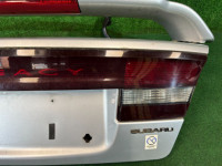 Portón del maletero SUBARU LEGACY OEM 57501AE050, 96062AE000WG, 84251AE03A BE9 BE5 BEE 2001 SILVER 01G