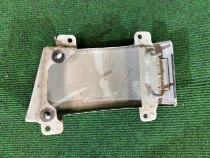 左尾灯下饰板 SUBARU LEGACY OEM 51473AE011 BE5 BE9 BEE 2001 SILVER 01G