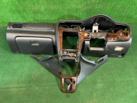 仪表台 черная SUBARU LEGACY OEM 66045AE000ML BHE BH9 BH5 BE5 BE9 BEE 2001 SILVER 01G