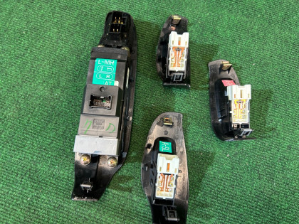 パワーウィンドウ制御ユニット SUBARU LEGACY OEM 83071AE080 83071AE040 BE9 2001 EJ254