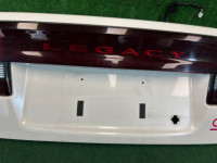 Portón del maletero SUBARU LEGACY OEM 57501AE040, 84251AE03A BEE BE9 BE5 2002 WHITE PEARL 081