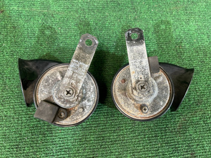 Horns Гудок SUBARU LEGACY OEM 86012AE070 86012AE060 BEE BE9 BE5 2002 EZ30 AT