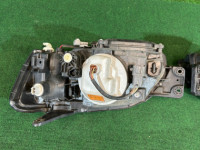 ไฟหน้า Ксенон SUBARU LEGACY OEM 84001AE300 84001AE310 BEE BE9 BE5 2002