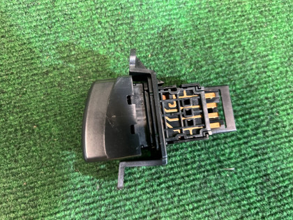 Interruptor de luces de emergencia SUBARU LEGACY OEM 83037AE000 BEE 2002 EZ30 AT