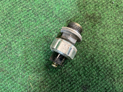 Sensor de presión de aceite SUBARU EXIGA OEM 25240KA050 YA5 2010 EJ204 AT